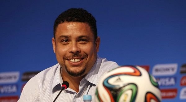 Бразилец Роналдо откроет 30 футбольных школ в Китае