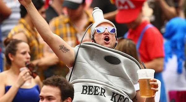 Правительство России рассмотрит вопрос о продаже пива на стадионах